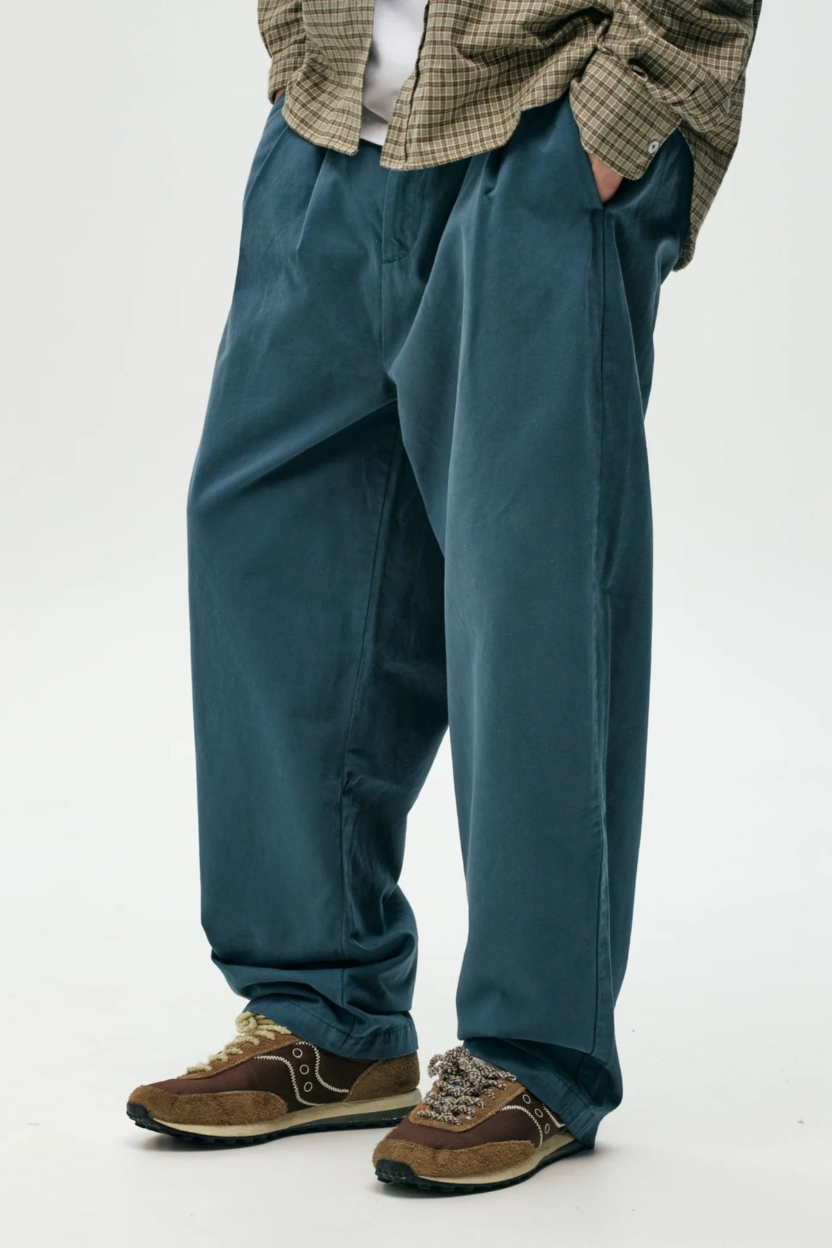 Pantalón chino navy lavado de NWHR en algodón orgánico GOTS, corte relaxed fit