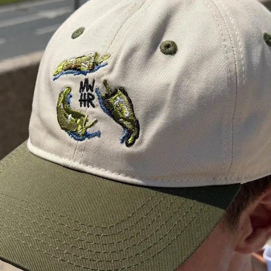 Gorra Pementos de NWHR, 6 paneles en algodón orgánico con bordado frontal y cierre ajustable.