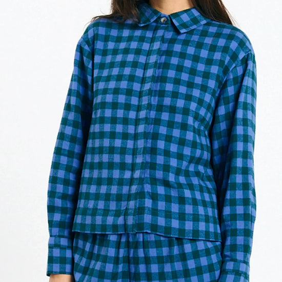 Camisa Vila check blue de Suite13Lab en algodón orgánico, estampado de cuadros y cuello clásico