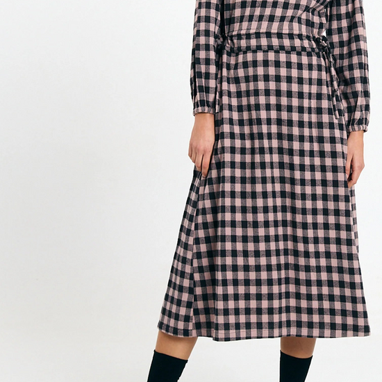Vestido midi Ota check black de Suite13Lab en algodón orgánico, con mangas abullonadas