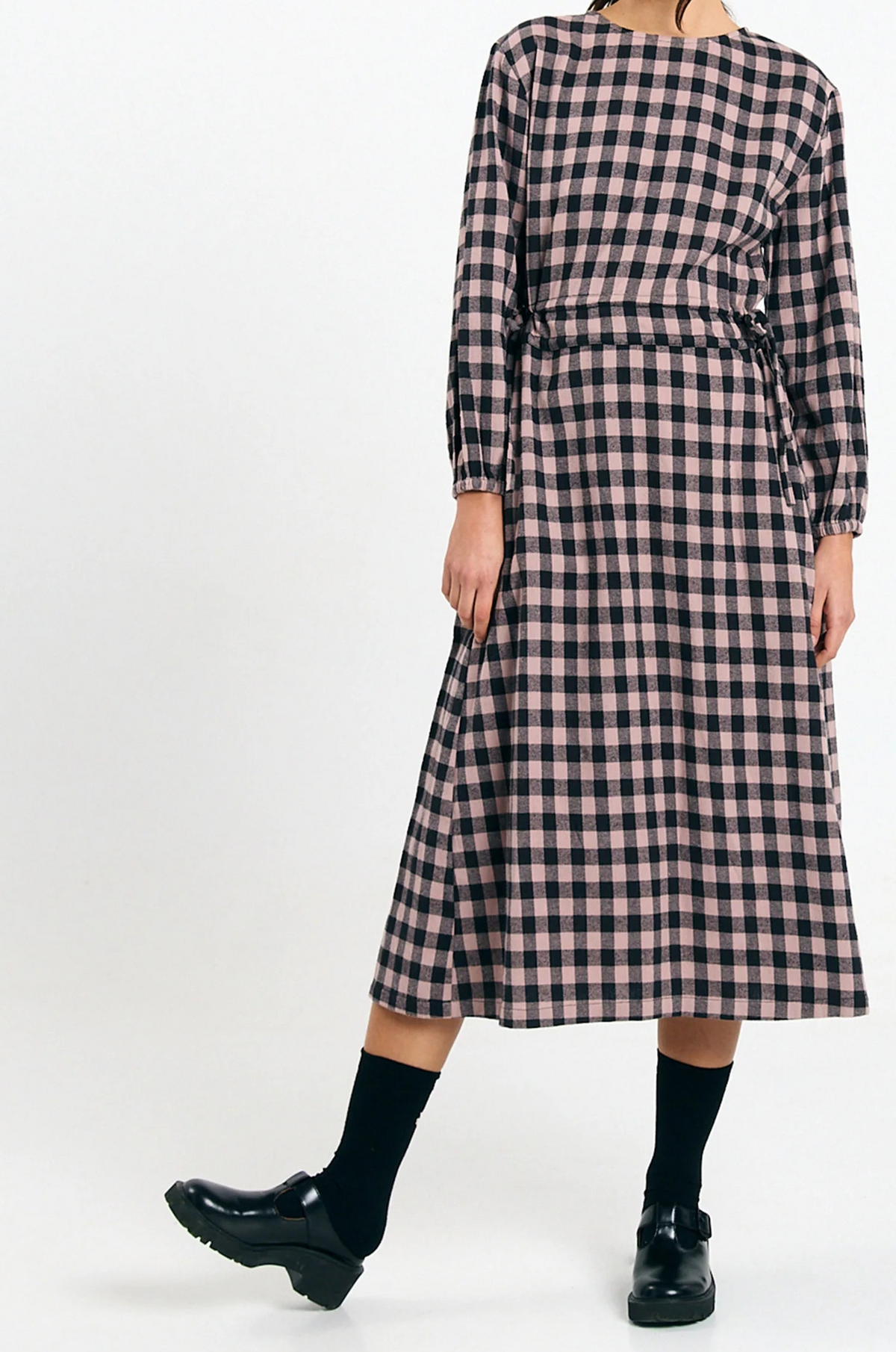 Vestido midi Ota check black de Suite13Lab en algodón orgánico, con mangas abullonadas