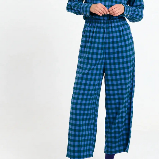 Pantalón Avis check blue de Suite13Lab en micro pana de algodón orgánico, corte globo y cuadros