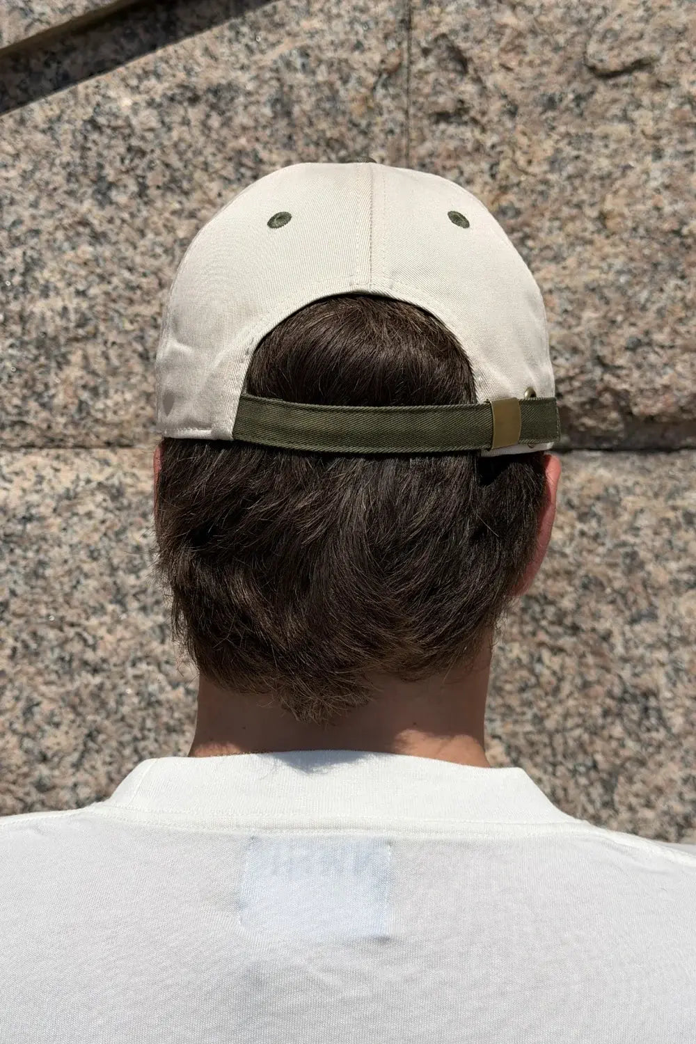 Gorra Pementos de NWHR, 6 paneles en algodón orgánico con bordado frontal y cierre ajustable.
