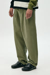 Pantalón chino verde lavado de NWHR en algodón orgánico GOTS, corte relaxed fit