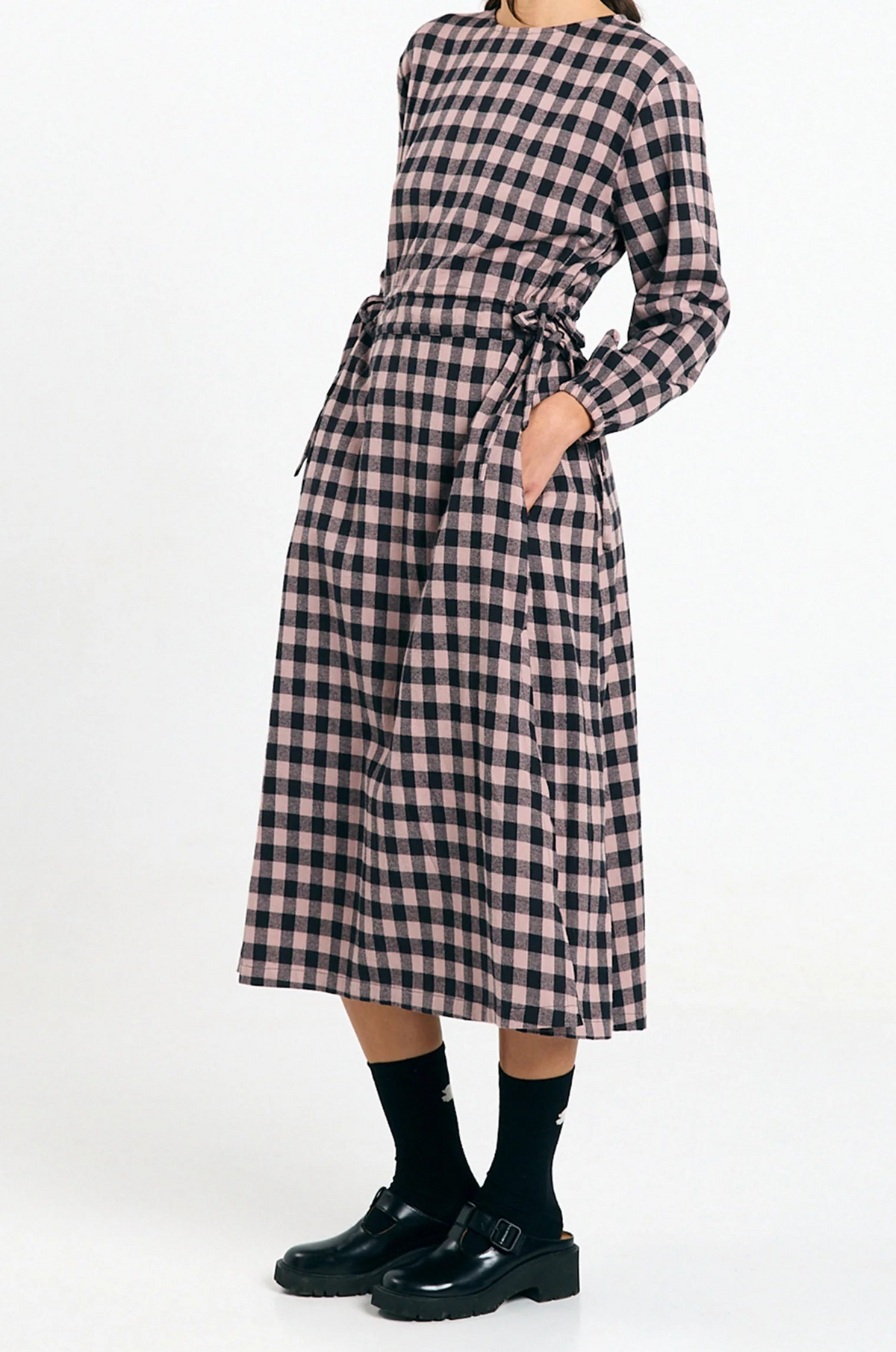 Vestido midi Ota check black de Suite13Lab en algodón orgánico, con mangas abullonadas