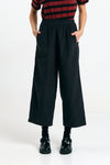 Pantalón Avis black de Suite13Lab en micro pana de algodón orgánico, corte globo y silueta cropped