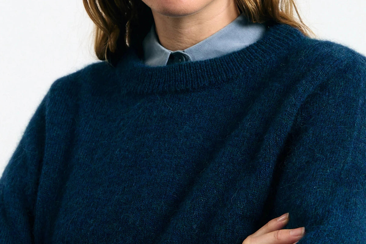 Jersey Babol azul de Suite13Lab en baby alpaca y lana merino RWS, hecho en España