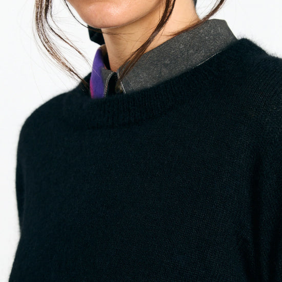 Jersey Babol Negro de Suite13Lab en baby alpaca y lana merino RWS, hecho en España