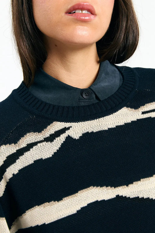 Jersey Nelas jacquard Flysch de Suite13Lab en algodón orgánico, cuello redondo y mangas raglán