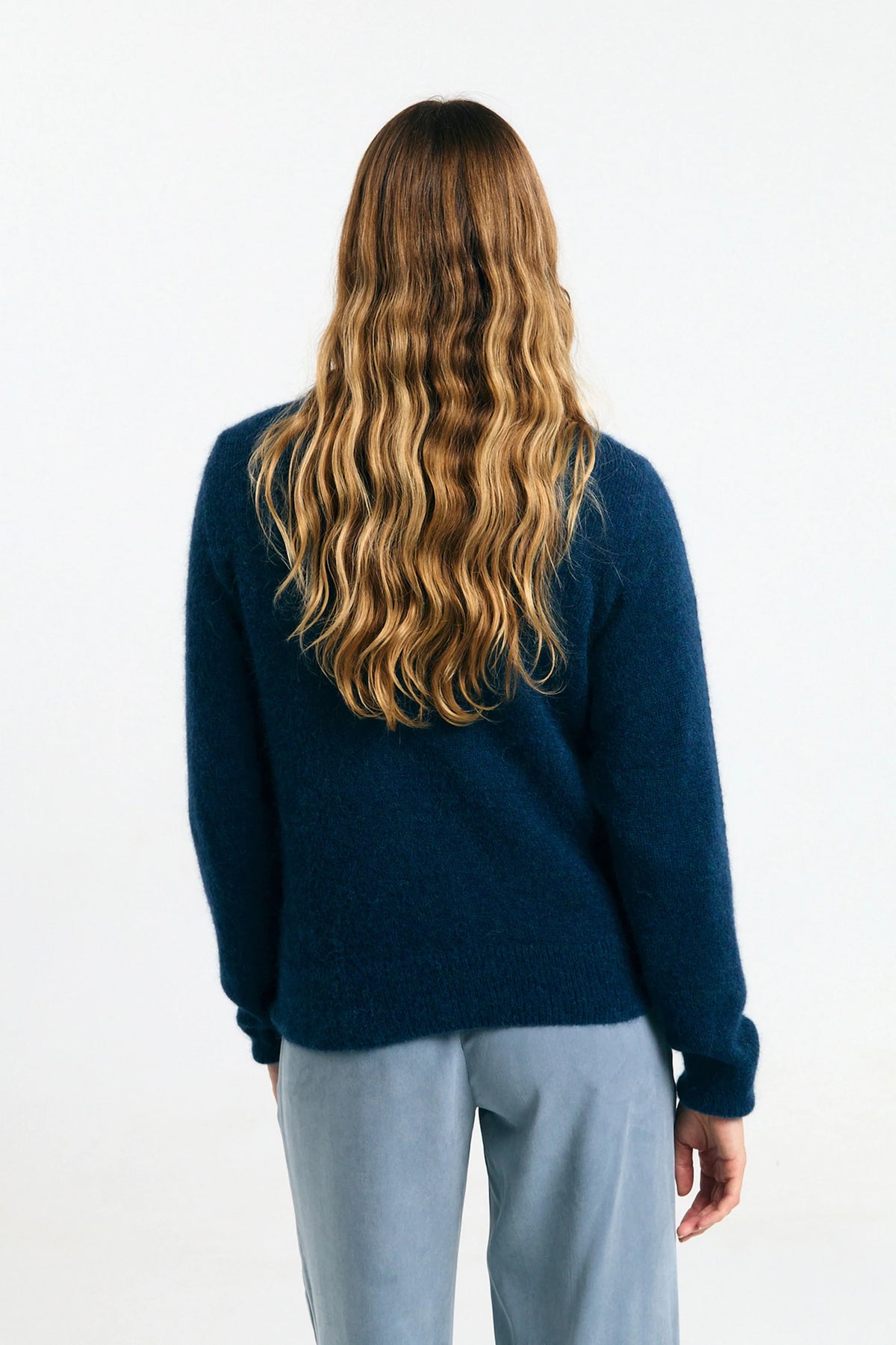 Jersey Babol azul de Suite13Lab en baby alpaca y lana merino RWS, hecho en España