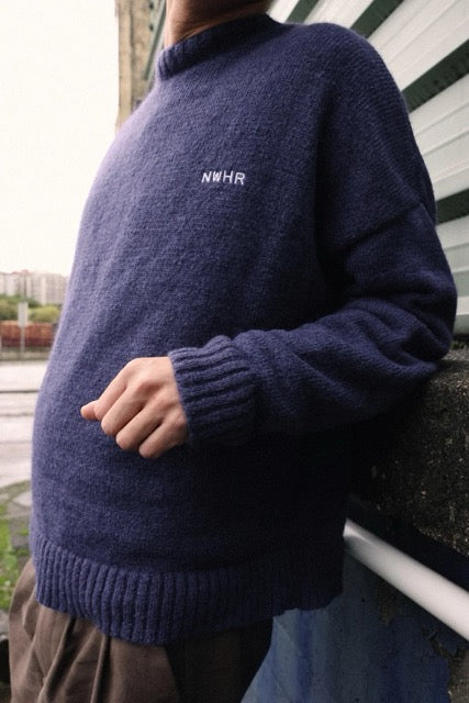 Jersey Brushed, lana mohair y acrilico en jersey de corte boxy con el logo de NWHR