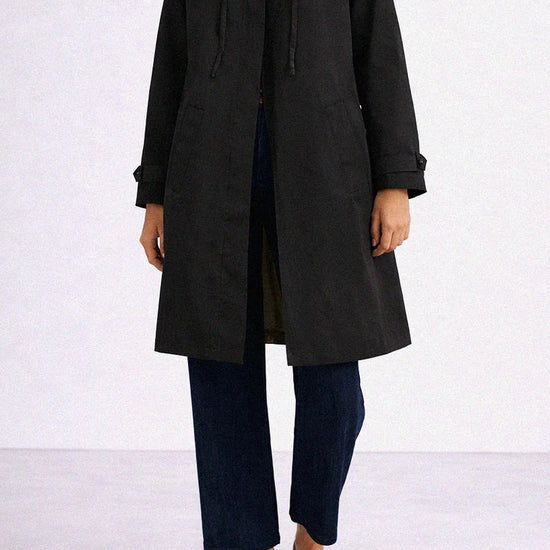 Gabardina Barry negra de TRIANA by C, repelente al agua con forro de cuadro vichy