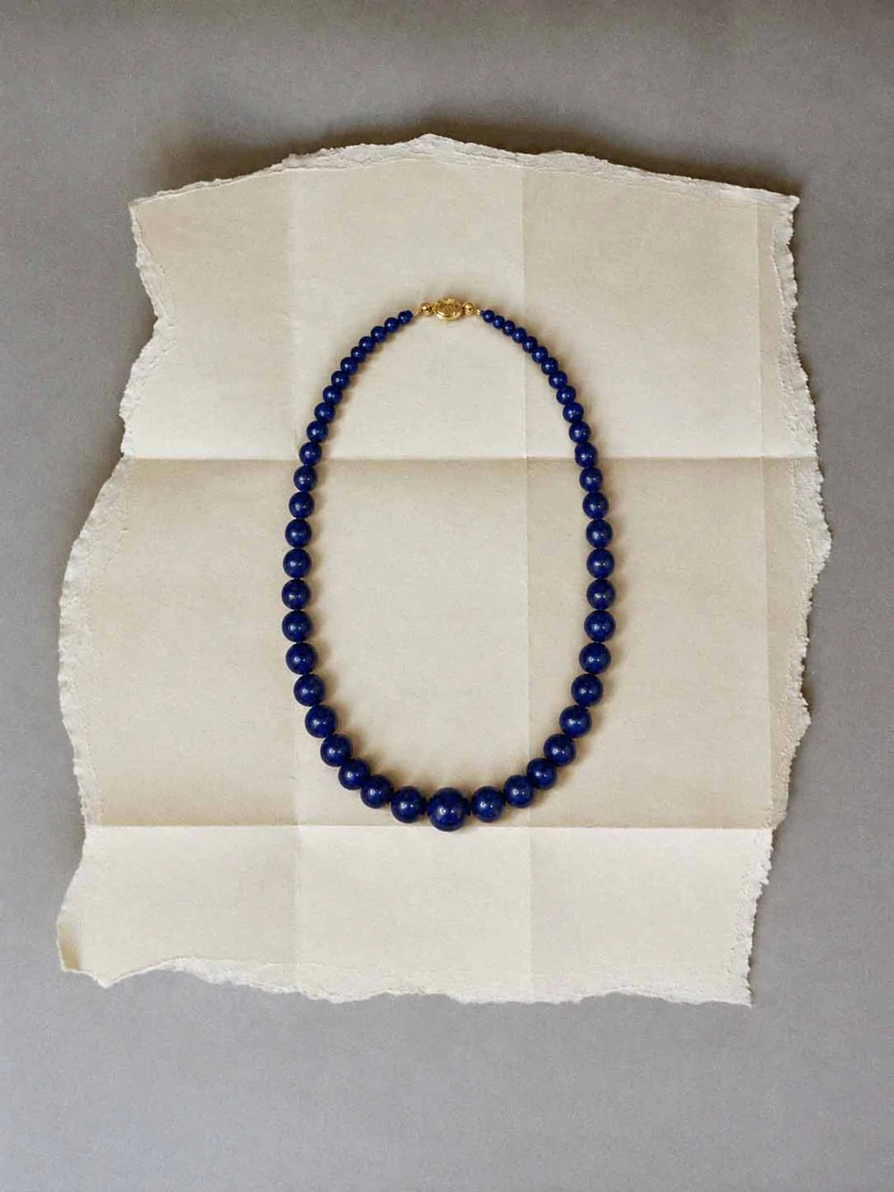 Collar encina azul de TRIANA by C en lapislázuli, 40cm, cierre con baño de oro