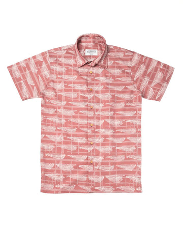 Camisa de hombre de manga corta con estampado artístico inspirado en el secado del congrio, botones de madera de olivo y tejido de algodón orgánico de Galoha.