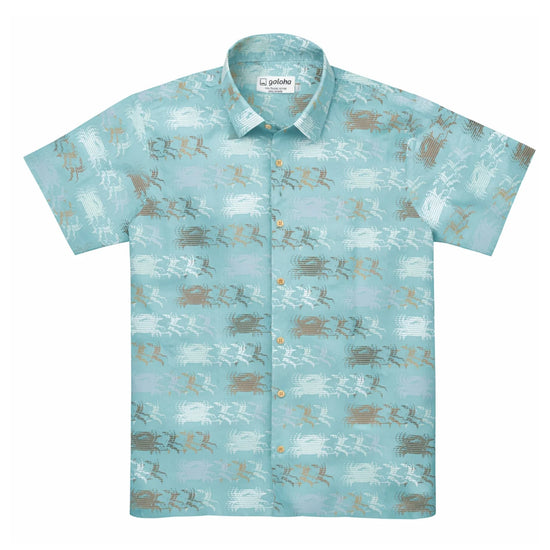 Camisa de hombre de manga corta con estampado de nécoras (cangrejos) en tonos azules y tierra, botones de madera de olivo y tejido fluido de algodón orgánico.