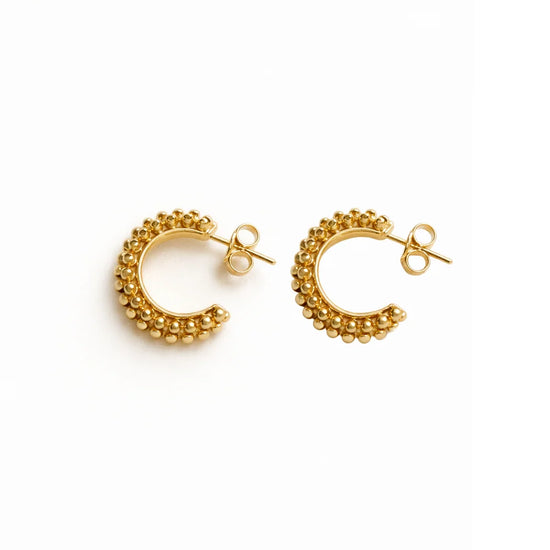 Pendientes caracol de TRIANA by C en zamak y latón con baño de oro, pieza artesanal