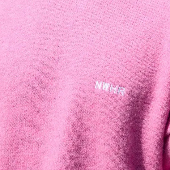 Jersey Brushed, lana mohair y acrilico en jersey de corte boxy con el logo de NWHR