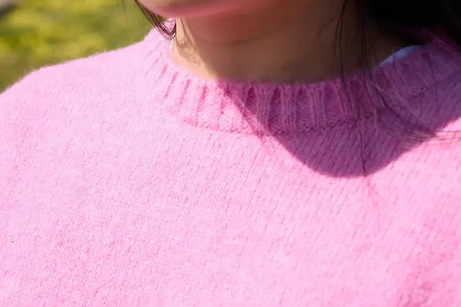 Jersey Brushed, lana mohair y acrilico en jersey de corte boxy con el logo de NWHR
