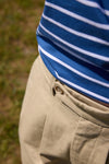Pantalón corto chino beige de NWHR con pinzas, algodón orgánico GOTS, fabricado en Portugal.