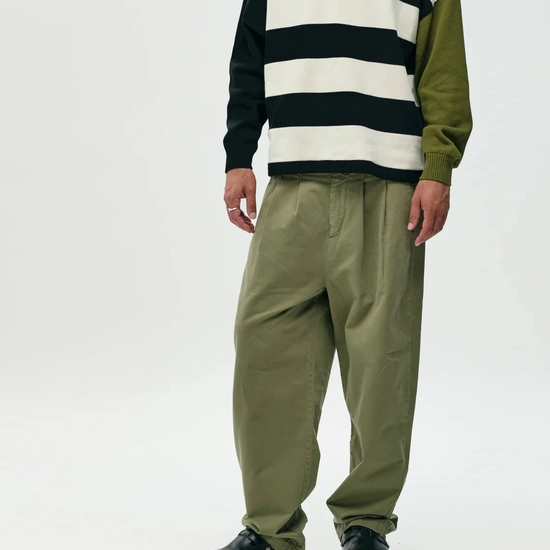 Pantalón chino verde lavado de NWHR en algodón orgánico GOTS, corte relaxed fit