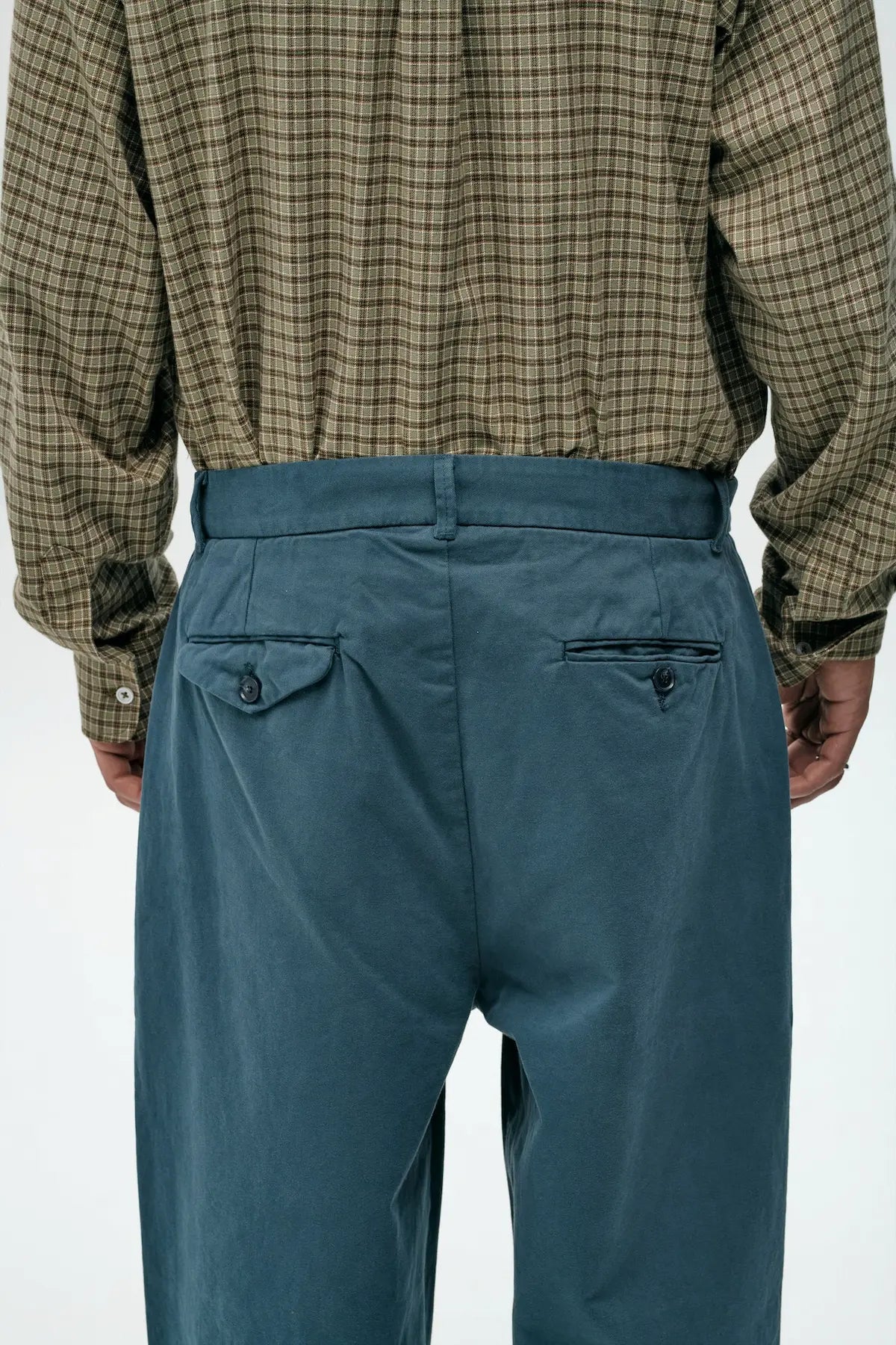 Pantalón chino navy lavado de NWHR en algodón orgánico GOTS, corte relaxed fit