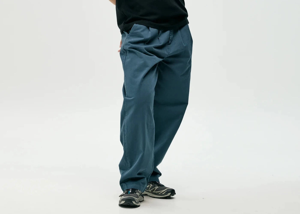 Pantalón chino navy lavado de NWHR en algodón orgánico GOTS, corte relaxed fit