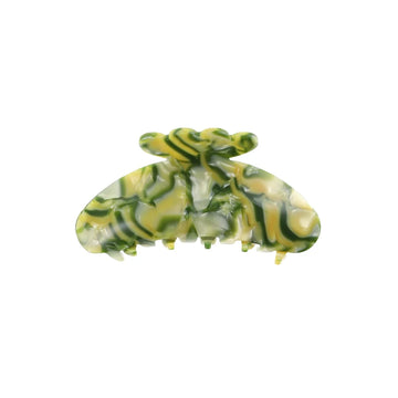 Pinza para el pelo Asta de By Stær en acetato color matcha, 9,5 cm.