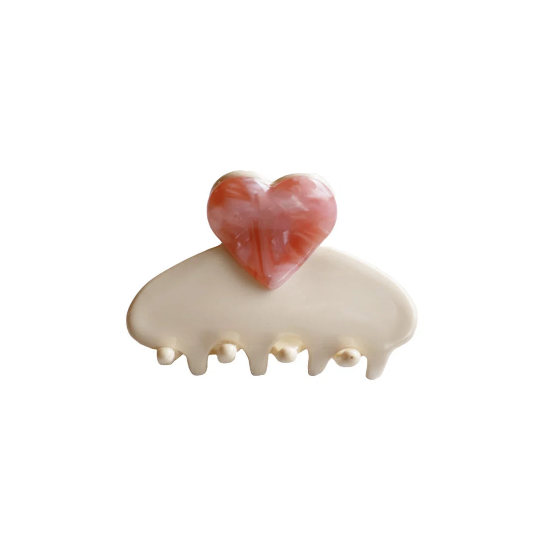 Pinza para el pelo Constance de By Stær en crudo y rosa con detalle de corazón.