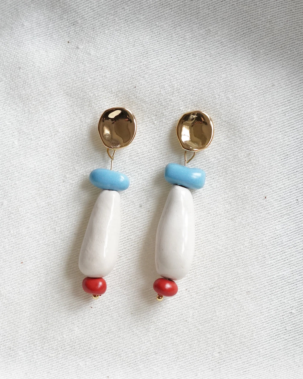 Pendientes Begonia Dorado, blanco, azul y rojo