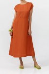 Vestido midi sin mangas Tinto Dress en color henna, escote redondo y abertura trasera, Suite13Lab.