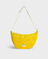 Bolso bandolera de color amarillo en tejido de rejilla (mesh) con correa cruzada ajustable de algodón, cremallera superior y etiqueta frontal de silicona, modelo Ray de Wouf.
