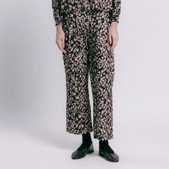 Pantalón Millet motas de TRIANA by C, algodón con estampado exclusivo diseñado en Bilbao