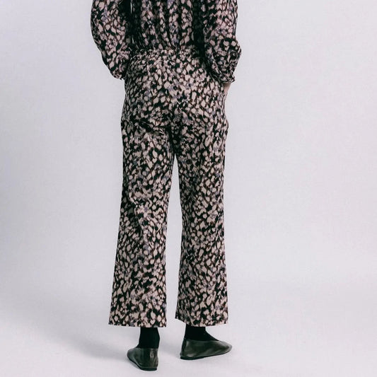 Pantalón Millet motas de TRIANA by C, algodón con estampado exclusivo diseñado en Bilbao