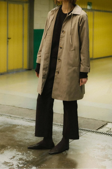 Gabardina Barry beige de TRIANA by C, repelente al agua con forro de cuadro vichy