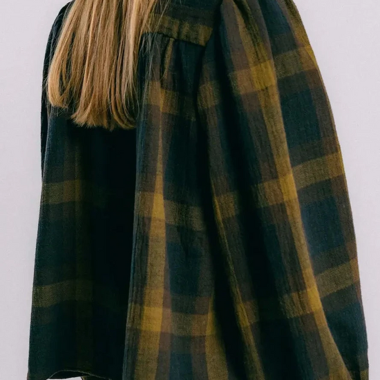 Blusa sidney cuadros de TRIANA by C en algodón y lino, verde azul marino y ocre