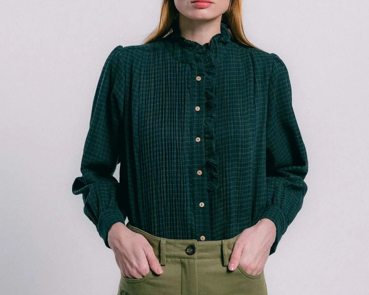 Blusa perth cuadros de TRIANA by C en algodón orgánico, verde bosque y azul oscuro