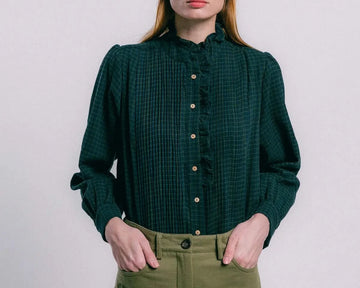 Blusa perth cuadros de TRIANA by C en algodón orgánico, verde bosque y azul oscuro