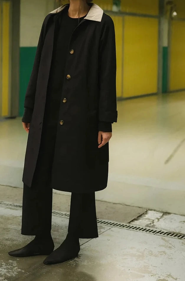 Gabardina Barry negra de TRIANA by C, repelente al agua con forro de cuadro vichy