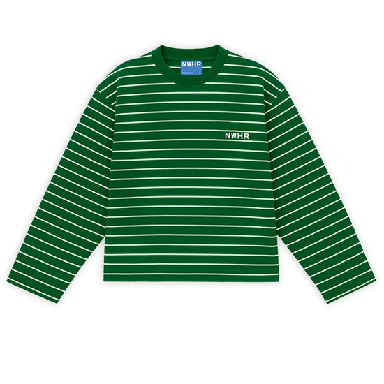 Camiseta de manga larga de corte holgado (oversize) con estampado clásico de rayas horizontales en color verde y blanco, confeccionada en algodón orgánico, marca NWHR.