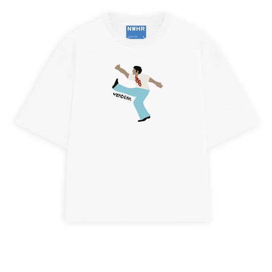 Camiseta de manga corta y corte holgado con diseño gráfico original modelo Verbena, confeccionada de forma ética en algodón orgánico por la marca NWHR.